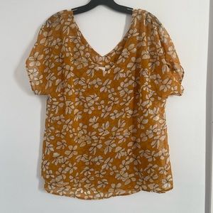 Floral CAbi top